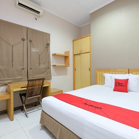Reddoorz Plus Near Simpang Lima Semarang Dış mekan fotoğraf