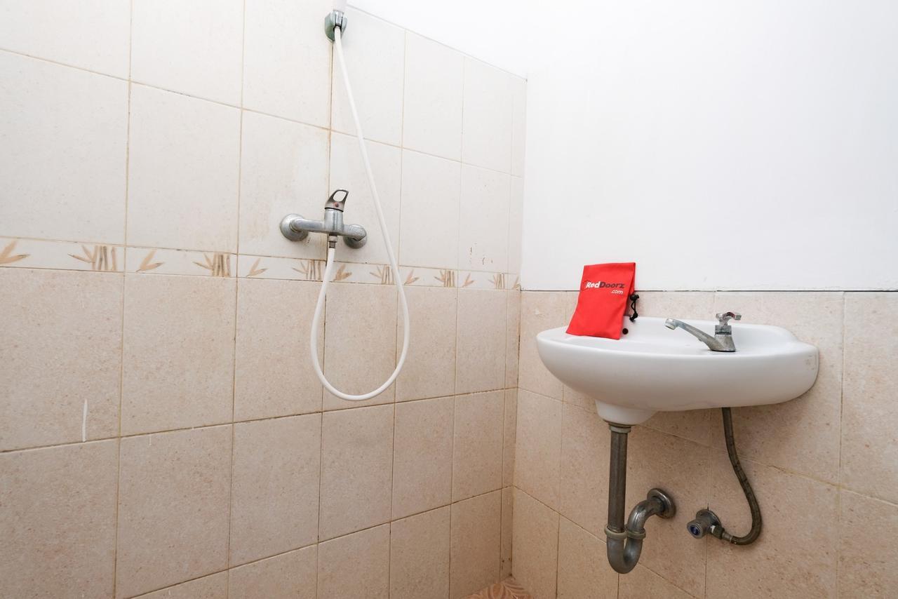 Reddoorz Plus Near Simpang Lima Semarang Dış mekan fotoğraf