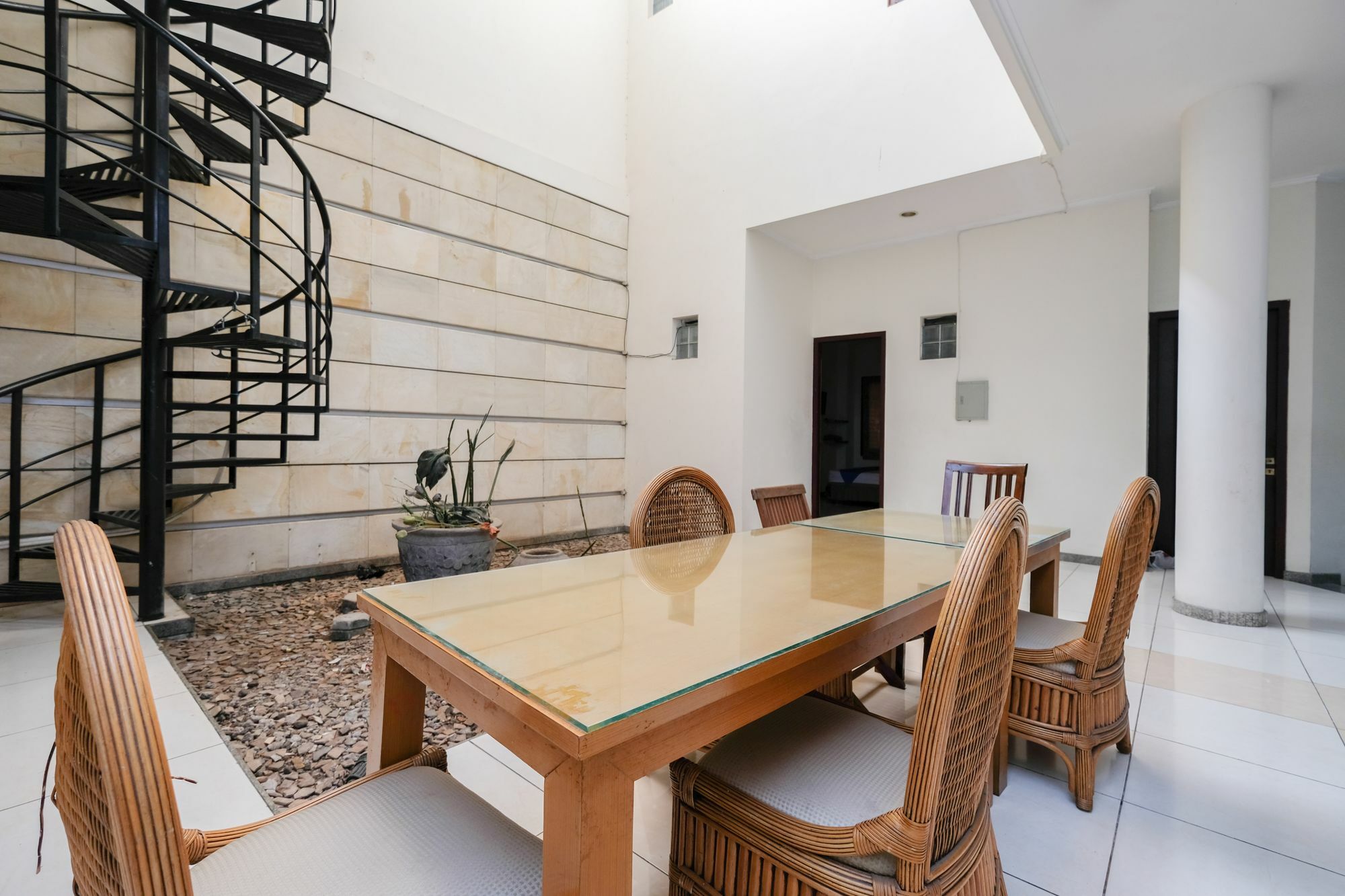 Reddoorz Plus Near Simpang Lima Semarang Dış mekan fotoğraf