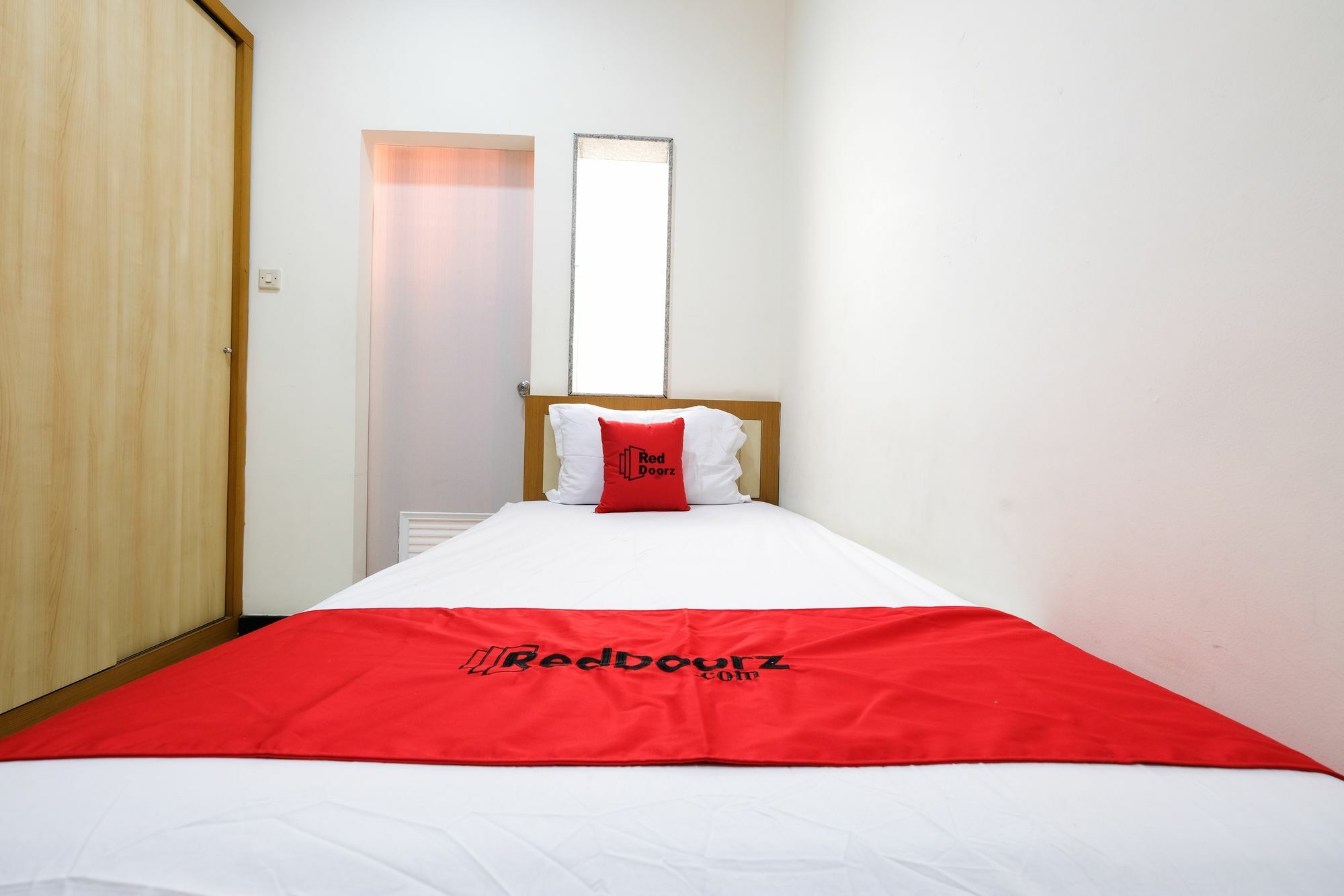 Reddoorz Plus Near Simpang Lima Semarang Dış mekan fotoğraf