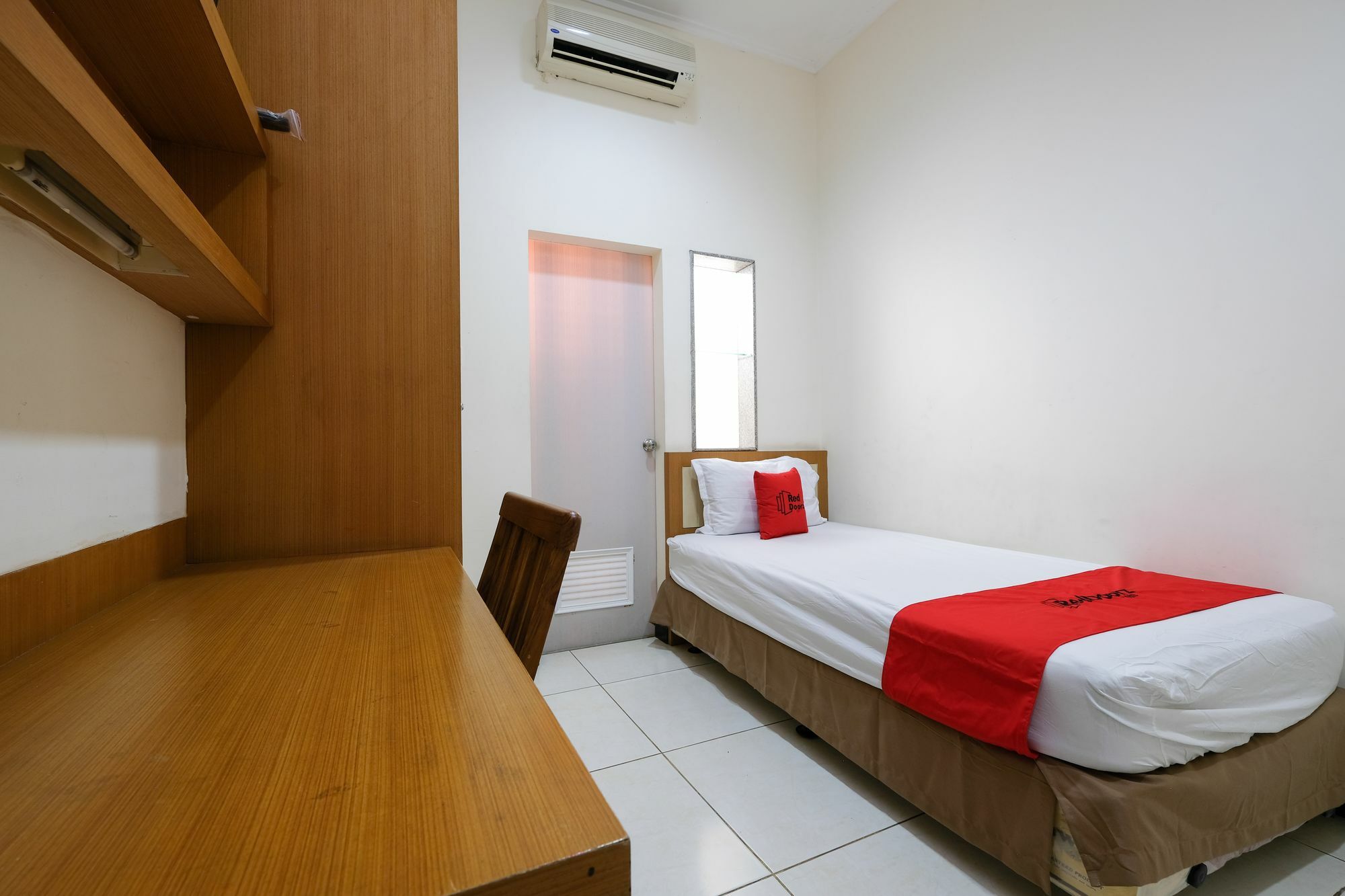 Reddoorz Plus Near Simpang Lima Semarang Dış mekan fotoğraf