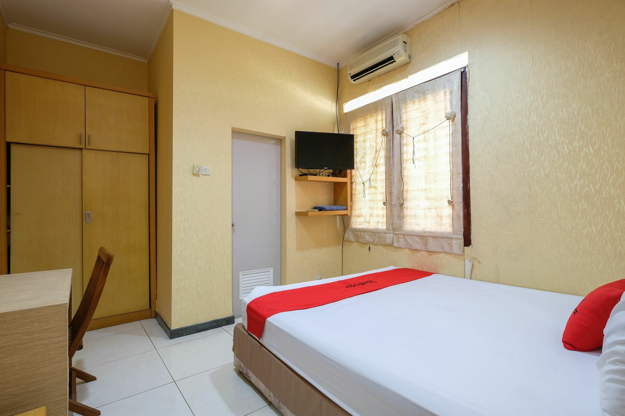 Reddoorz Plus Near Simpang Lima Semarang Dış mekan fotoğraf